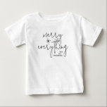 Camiseta Para Bebê Feliz Tudo Natal<br><div class="desc">As palavras "feliz tudo" destacam esta camiseta bebê personalizada com seu nome familiar em letra chic (deixe o vazio se você não quiser que ela seja impressa). Excelente para você ou dar como presente. CORRESPONDENTE a itens na nossa coleção.</div>