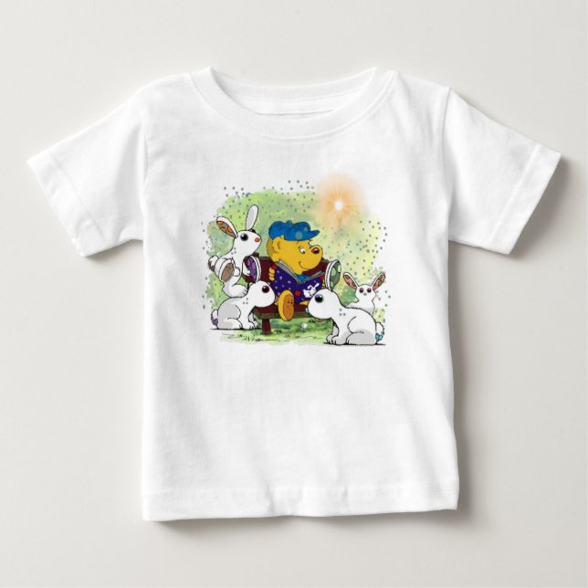Camiseta Para Bebê Ferald Reading to The Bunnies (Frente)