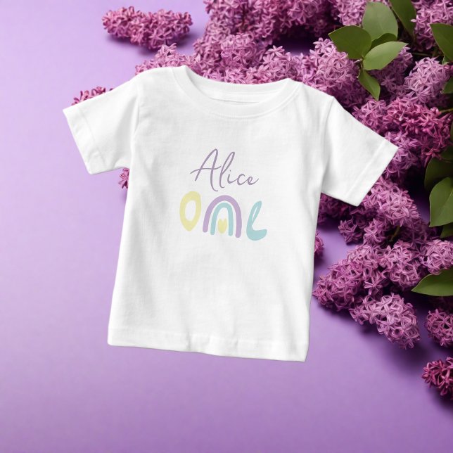Camiseta Para Bebê Festa de 1º aniversário arco-íris lilás pastêl (Criador carregado)