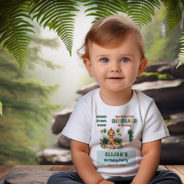 Camiseta Para Bebê Festa de primeiro aniversario Bonito do Menino Din (Cute Little Dinosaur Boy's 1st Birthday Party T-Shirt)