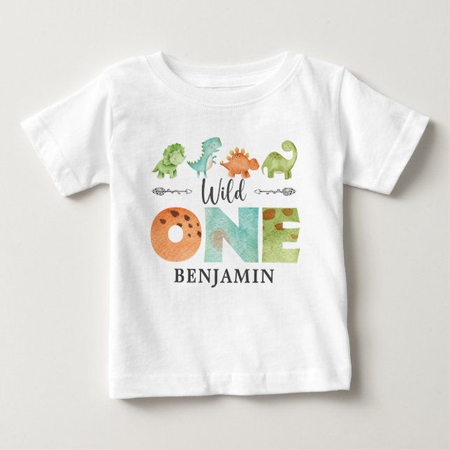 Camiseta Para Bebê FILHO Personalizado Um Dinossauro Primeiro Bab de  (Frente)