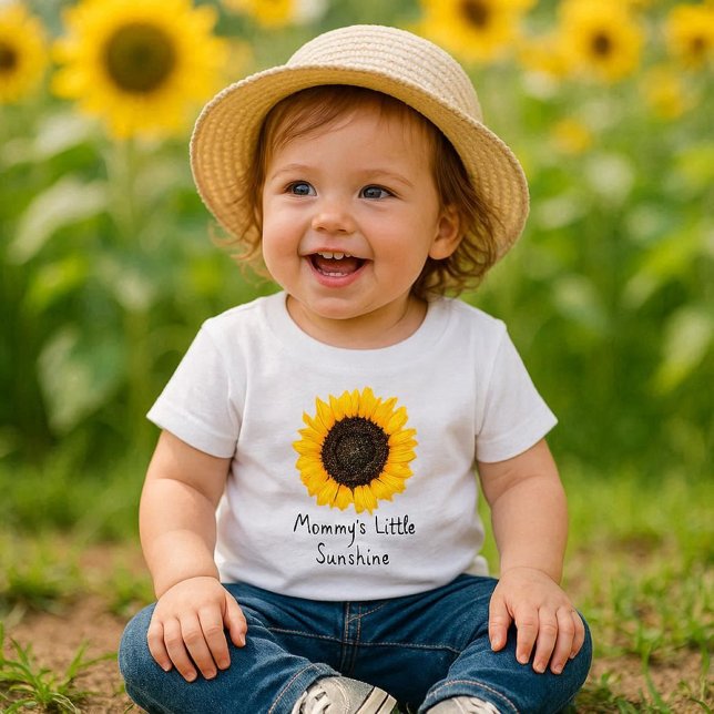 Camiseta Para Bebê Flor Amarelo-Bonito (Mommy's little sunshine, a darling sunflower t-shirt, perfect for any toddler girl. )