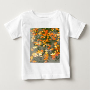 Camiseta Para Bebê folhas caídas na chuva