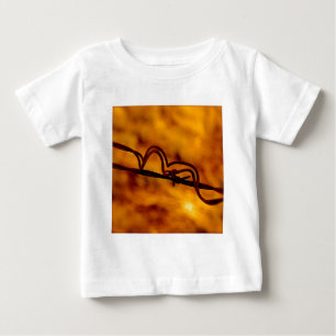 Camiseta Para Bebê Fuga de arame laranja amarelo
