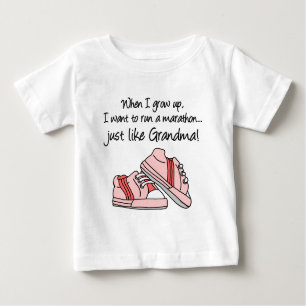 Camiseta Para Bebê Funcione a maratona apenas como minha avó
