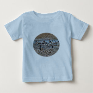 Camiseta Para Bebê Gansos de Canadá no reservatório da pista verde