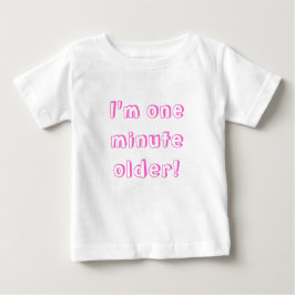 Camiseta Para Bebê Garota Gêmea, sou um minuto mais velha!