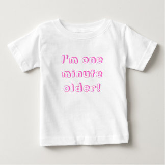 Camiseta Para Bebê Garota Gêmea, sou um minuto mais velha!