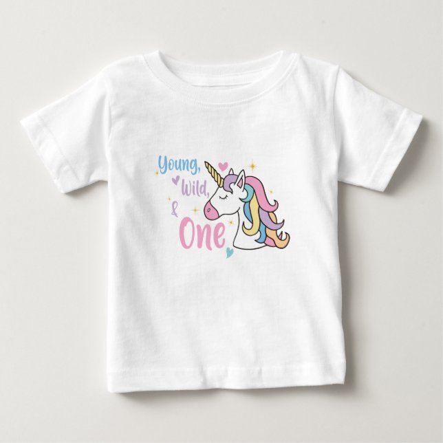 Camiseta Para Bebê Girly Young Wild One Unicorn primeiro aniversario (Frente)