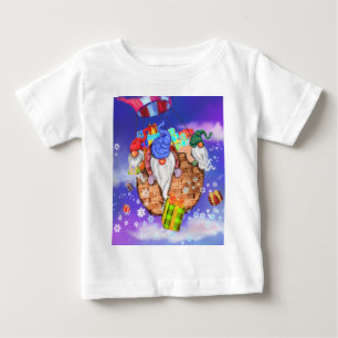 Camiseta Para Bebê Gnomos de Natal Voando Balão e Dando Presentes