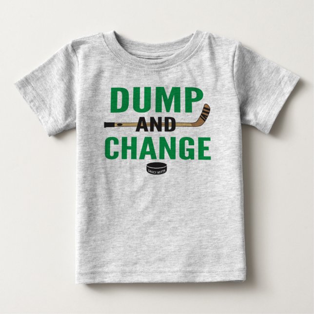 Camiseta Para Bebê Green Dump and Change Hockey Baby (Frente)