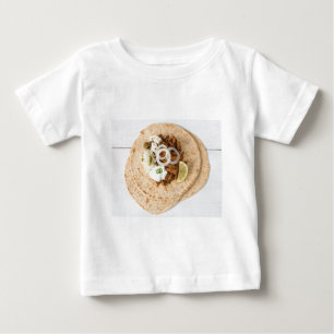 Camiseta Para Bebê Gyros pita com tzatziki coleslaw azeitonas e feta