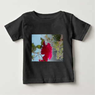 Camiseta Para Bebê Heavenly Bloom: Um Rosa Contra o Céu