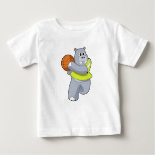 Camiseta Para Bebê Hippo como jogador de basquete com basquete.PNG