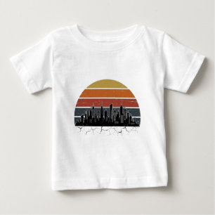 Camiseta Para Bebê Horizonte Urbano da Cidade dos Anos 80 Pôr do Sol
