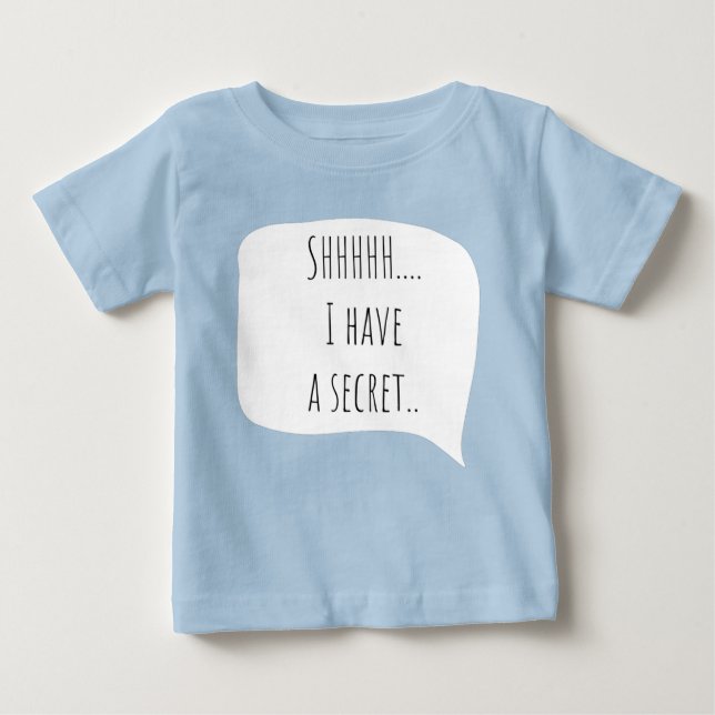 Camiseta Para Bebê I have a secret, big brother customizable date (Frente)