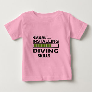 Camiseta Para Bebê Instalando habilidades do mergulho