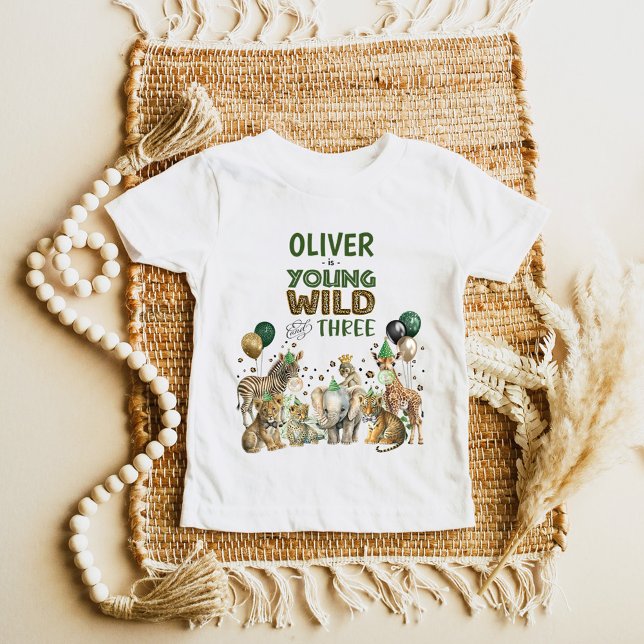 Camiseta Para Bebê Jovem Selvagem e aniversário de 3 anos (Criador carregado)