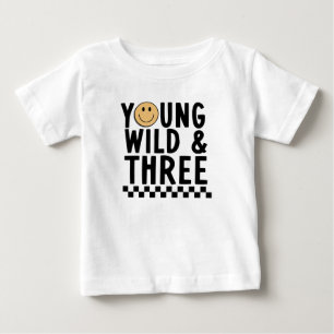 Camiseta Para Bebê Jovem selvagem e três aniversário de 3 anos