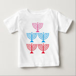 Camiseta Para Bebê Judeus Menorah brilham candelabro<br><div class="desc">Estilo: Suéter Básico De Casca Masculina Aproveita o conforto deste capuz quente e torrado. Você vai amar. Fizemos isso a partir de uma mistura de algodão-poli de 10oz com uma face de algodão de 100%. Mangas e bainha inferior com costura dupla para maior durabilidade. Personalize para torná-lo seu! O modelo...</div>
