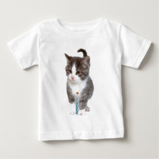 Camiseta Para Bebê Kitten e uma vela azul