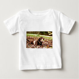 Camiseta Para Bebê Labrador Chocolate Brincando Com Bola