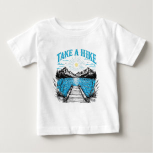 Camiseta Para Bebê Lago Russo Dock com Montanhas e Sol
