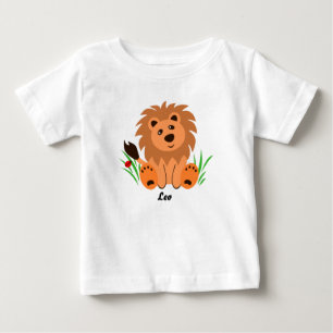Camiseta Para Bebê Leão bonito na grama com camiseta do bebê