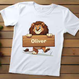 Camiseta Para Bebê Leão Divertido com Placa de Nome de Madeira