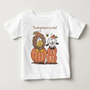 Camiseta Para Bebê Leão e Lamb em Pumpkins
