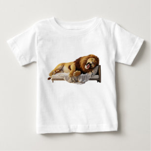 Camiseta Para Bebê Leão Macho Sonolento Bocejando Enquanto Descansa n