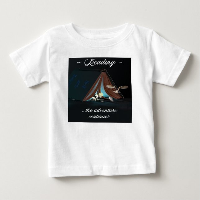 Camiseta Para Bebê Lendo, a aventura continua (Frente)