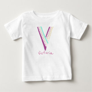 Camiseta Para Bebê Letra V manuscrita com nome personalizável