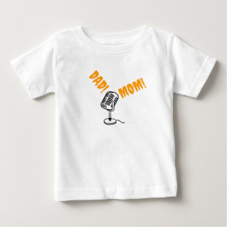 Camiseta Para Bebê Ligando para o Pai e a mãe no microfone