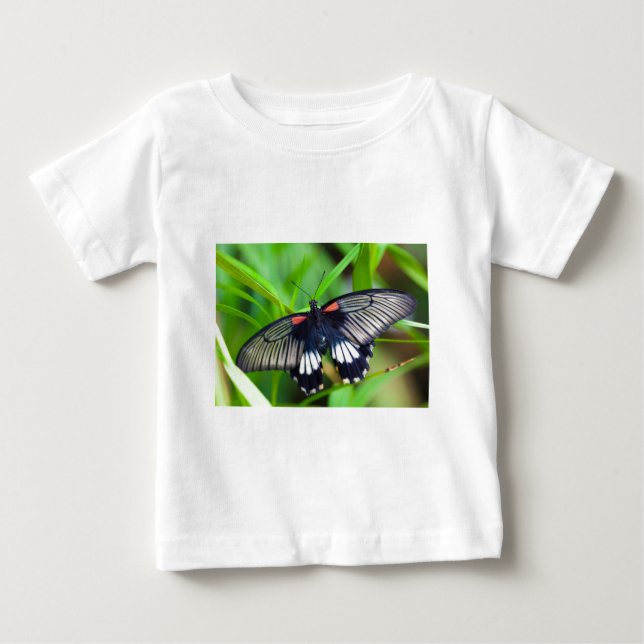 Camiseta Para Bebê Linda borboleta negra, branca e vermelha (Frente)