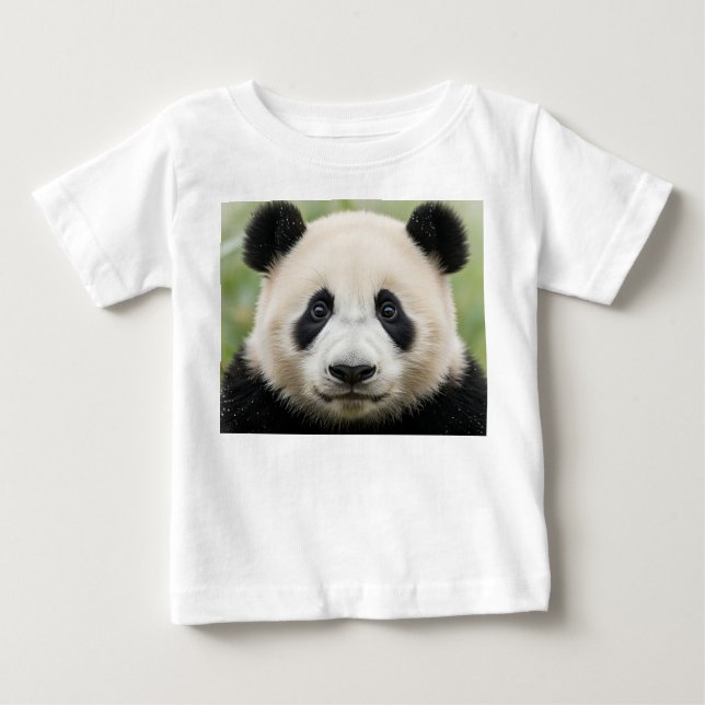 Camiseta Para Bebê Macro Close-up do Rosto de Panda Bebê (Frente)