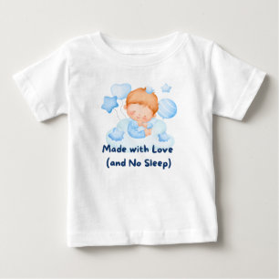 Camiseta Para Bebê 👶 "Made with Love (and No Sleep)" 💕