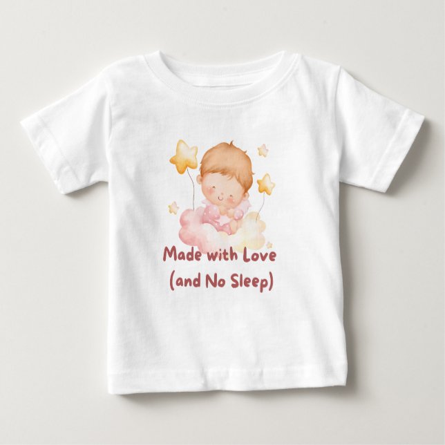 Camiseta Para Bebê 👶 "Made with Love (and No Sleep)" 💕 (Frente)
