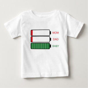 Camiseta Para Bebê Mãe de bateria fraca e pai para bebê recém-nasc