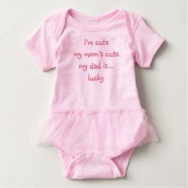 Camiseta Para Bebê Mãe Divertida Pai Fofo Menina Sortuda Banho Saia d