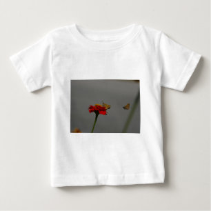 Camiseta Para Bebê Mães e Zinnia Vermelha