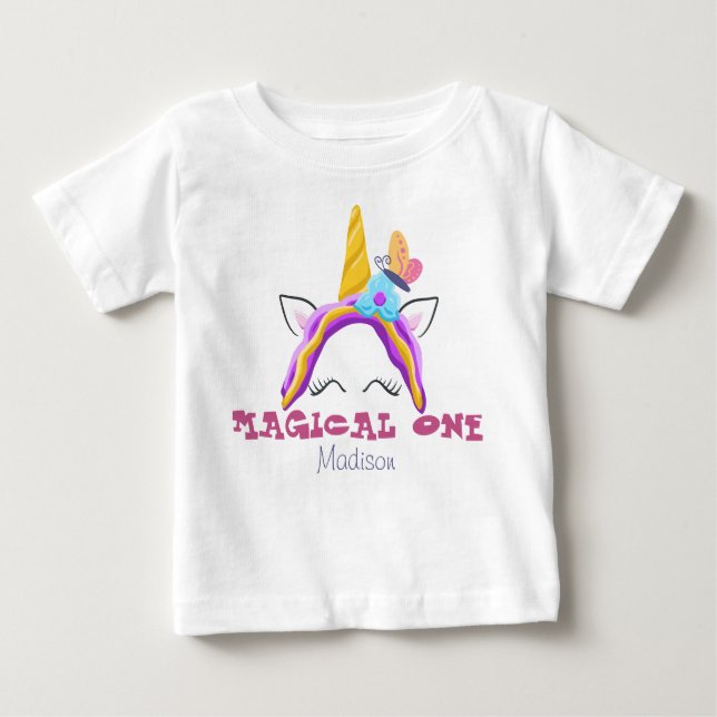 Camiseta Para Bebê mágico um bebê primeiro aniversário nome personali (Frente)