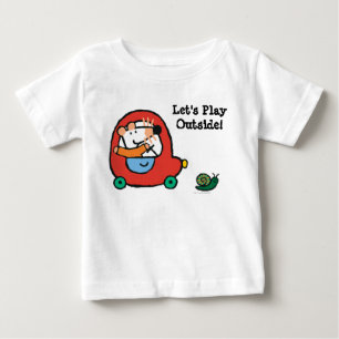 Camiseta Para Bebê Maisy conduz um carro vermelho bonito