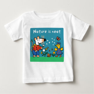 Camiseta Para Bebê Maisy Nature é Neat, texto branco