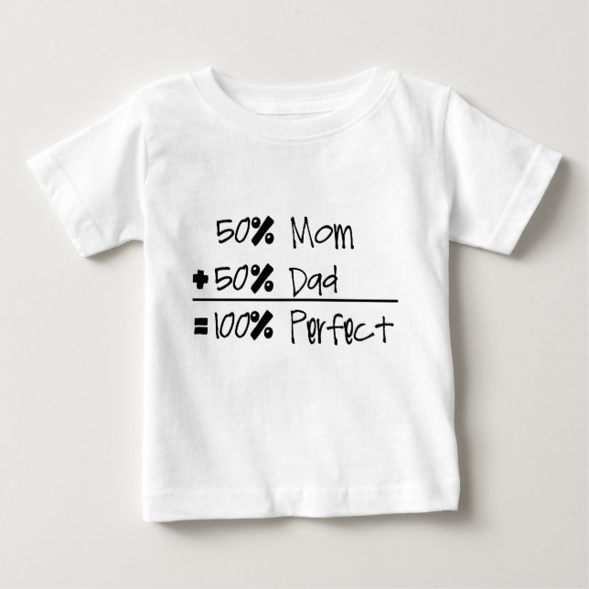 Camiseta Para Bebê Mamã de 50% + Pai de 50% = t-shirt infantil (Frente)