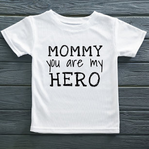 Camiseta Para Bebê Mamãe, você é minha Tipografia B&W Simples Hero