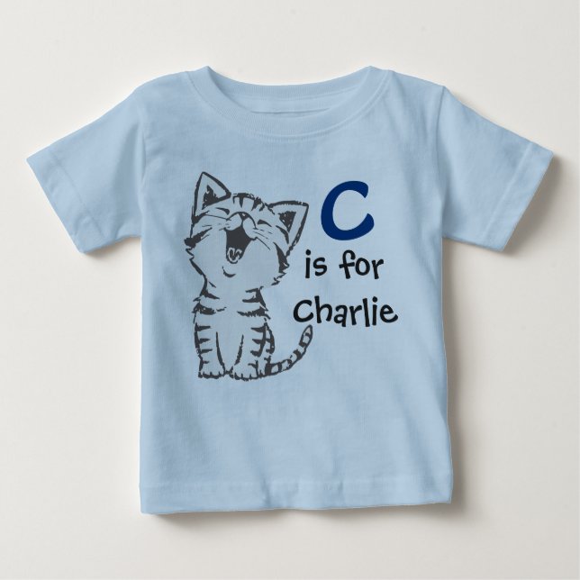Camiseta Para Bebê Meninos Tee C é para Charlie com um gato bonito (Frente)