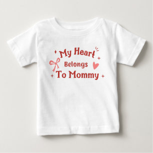 Camiseta Para Bebê Meu coração pertence a mamães