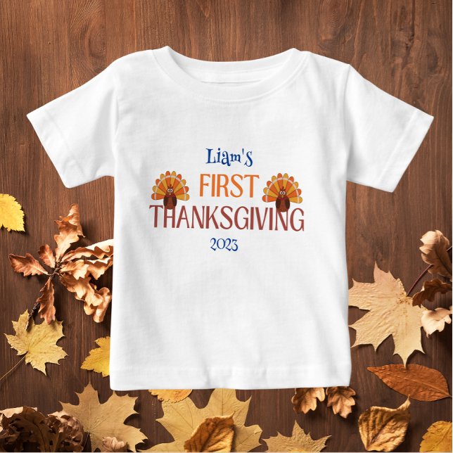 Camiseta Para Bebê Meu Nome de Primeira Ação de Graças é branco (First Thanksgiving Add a Name and a Year baby t-shirt)