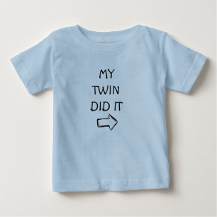 CAMISETA PARA BEBÊ **MEU TWIN** FEZ ISSO DE CAMISEIRA DE CRIANÇAS